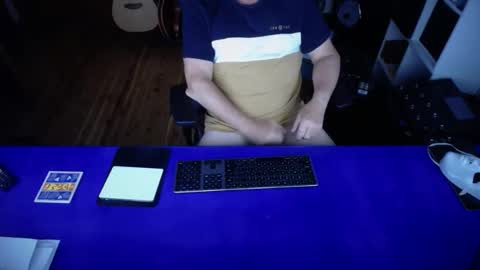 Snapshot of guesswhatigot2 chatting on March 1, 9:18 am guesswhatigot2 online show from March 1, 9:18 am