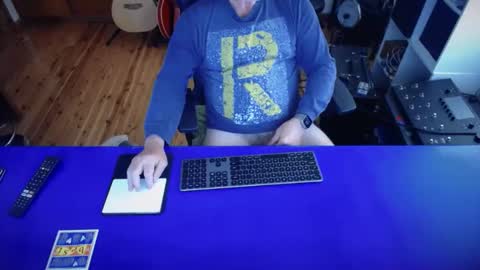 Snapshot of guesswhatigot2 chatting on March 9, 3:11 am guesswhatigot2 online show from March 9, 3:11 am