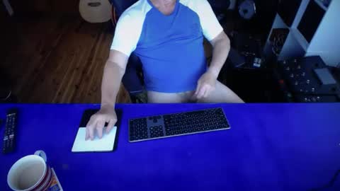 Snapshot of guesswhatigot2 chatting on March 11, 6:32 am guesswhatigot2 online show from March 11, 6:32 am