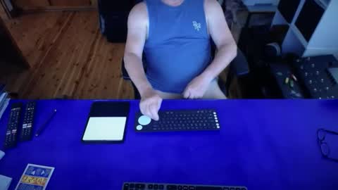 Snapshot of guesswhatigot2 chatting on October 11, 4:12 am guesswhatigot2 online show from October 11, 4:12 am