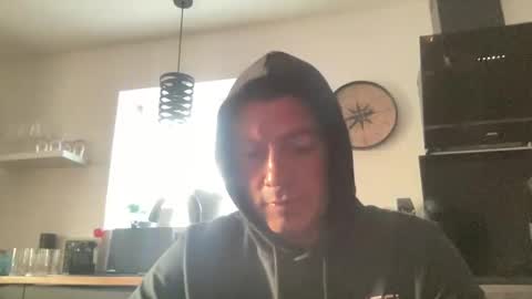 Snapshot of guil0 chatting on September 10, 9:42 am guil0 online show from September 10, 9:42 am