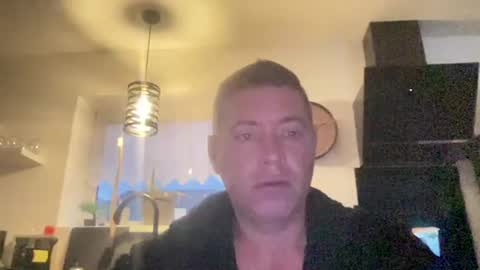 Snapshot of guil0 chatting on September 18, 9:11 am guil0 online show from September 18, 9:11 am