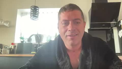 Snapshot of guil0 chatting on September 22, 10:17 am guil0 online show from September 22, 10:17 am