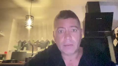 Snapshot of guil0 chatting on September 27, 7:13 am guil0 online show from September 27, 7:13 am