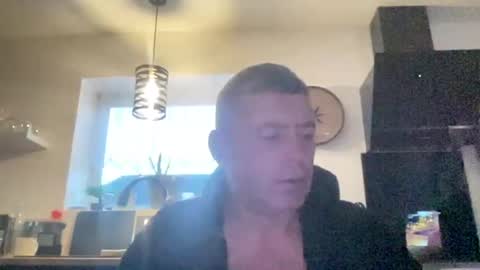 Snapshot of guil0 chatting on September 29, 9:36 am guil0 online show from September 29, 9:36 am