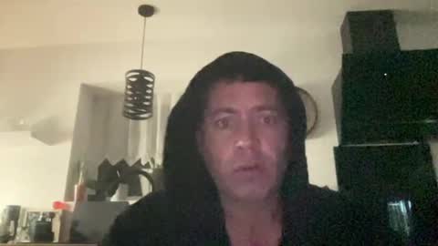 Snapshot of guil0 chatting on October 8, 6:55 am guil0 online show from October 8, 6:55 am