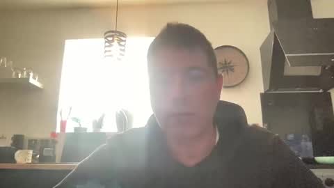 Snapshot of guil0 chatting on October 19, 10:49 am guil0 online show from October 19, 10:49 am