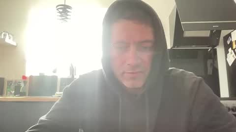 Snapshot of guil0 chatting on October 20, 3:45 pm guil0 online show from October 20, 3:45 pm