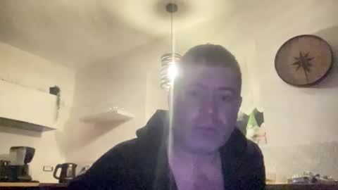 Snapshot of guil0 chatting on January 11, 8:30 am guil0 online show from January 11, 8:30 am