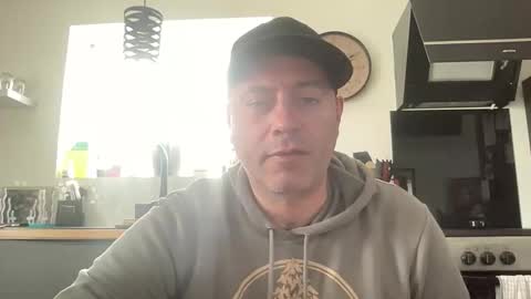 Snapshot of guil0 chatting on March 21, 4:10 pm guil0 online show from March 21, 4:10 pm