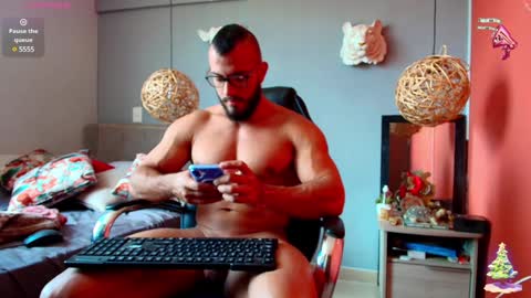 Snapshot of guillesmith2021 chatting on January 31, 4:59 pm Angel online show from January 31, 4:59 pm