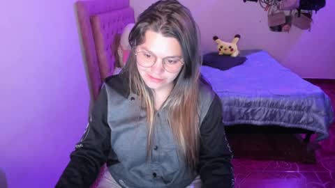 Hello Im Julieta Im 25 years old welcome to my room have fun and be happy. online show from January 7, 2:53 am