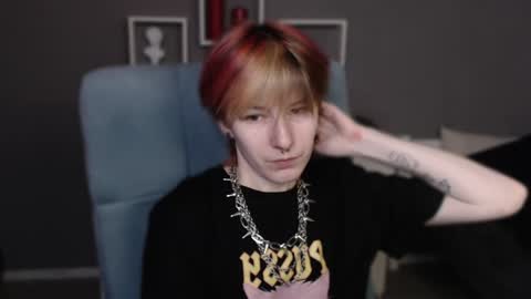 guitarandangell online show from April 21, 9:04 am