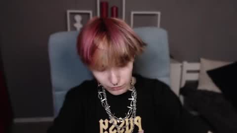 guitarandangell online show from April 22, 7:22 am