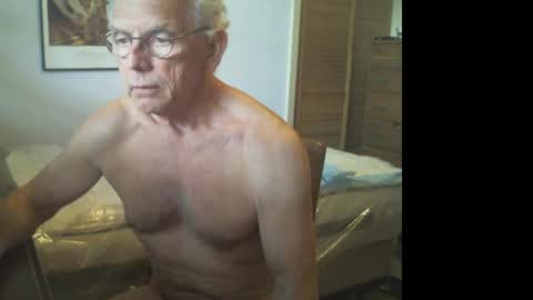 Roy online show from April 4, 3:31 pm