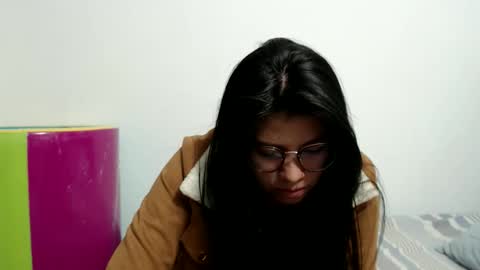 Vane blonde and Hazell black hair online show from February 13, 11:12 pm