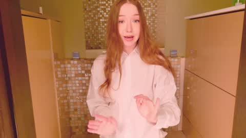 guns_n_buns online show from April 26, 11:46 pm