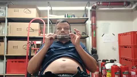 Snapshot of guschidick chatting on October 10, 10:47 am guschidick online show from October 10, 10:47 am