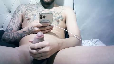 Snapshot of gustavo942493 chatting on May 26, 6:59 pm gustavo942493 online show from May 26, 6:59 pm