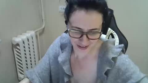 Snapshot of gusumah chatting on March 6, 6:26 pm GusumAh online show from March 6, 6:26 pm