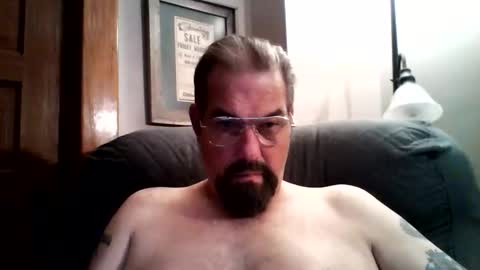 Snapshot of guy4fun8 chatting on December 3, 9:51 am guy4fun8 online show from December 3, 9:51 am