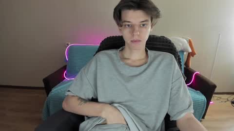 guy_liam1 online show from December 4, 8:23 am