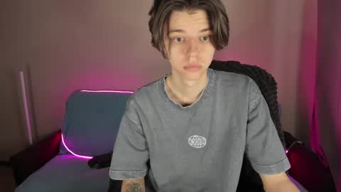 guy_liam1 online show from February 17, 6:20 am