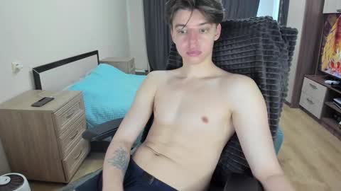 guy_liam1 online show from February 15, 8:02 am