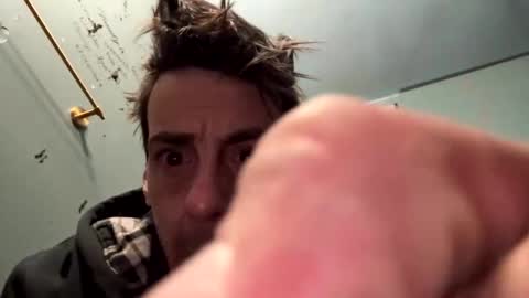 guy_shy420 online show from November 11, 10:15 am