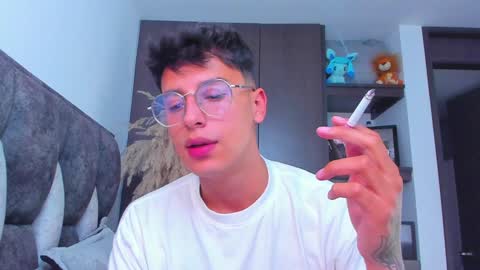 Snapshot of guy_twinks chatting on December 8, 12:18 am Gabriel online show from December 8, 12:18 am