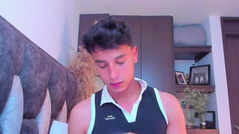 Snapshot of guy_twinks chatting on December 13, 8:26 pm Gabriel online show from December 13, 8:26 pm