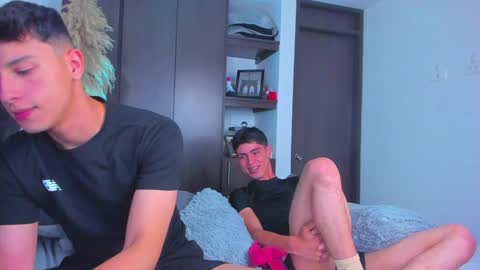 Snapshot of guy_twinks chatting on January 15, 7:55 pm Gabriel online show from January 15, 7:55 pm