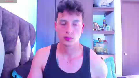 Snapshot of guy_twinks chatting on September 27, 3:55 am Gabriel online show from September 27, 3:55 am