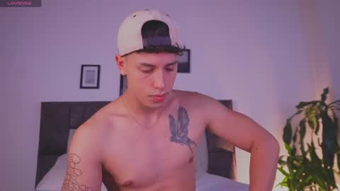 Snapshot of guy_twinks chatting on May 16, 7:27 am Gabriel online show from May 16, 7:27 am