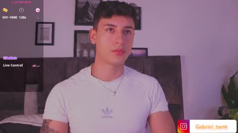 Snapshot of guy_twinks chatting on June 17, 4:59 am Gabriel online show from June 17, 4:59 am