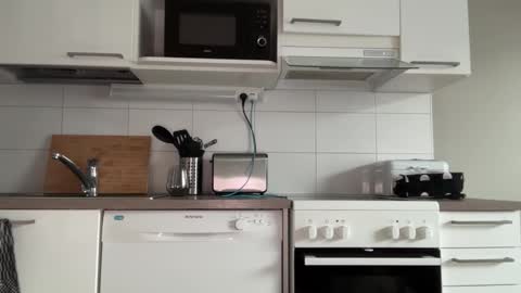 Snapshot of guyfromfinland1981 chatting on November 22, 7:51 am NaughtyFitHusband online show from November 22, 7:51 am