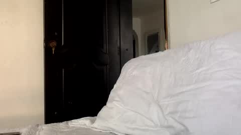 Snapshot of guytav30 chatting on December 5, 11:41 am Andy online show from December 5, 11:41 am