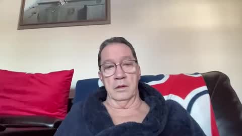 Snapshot of gwashere4u chatting on December 23, 2:07 pm gwashere4u online show from December 23, 2:07 pm