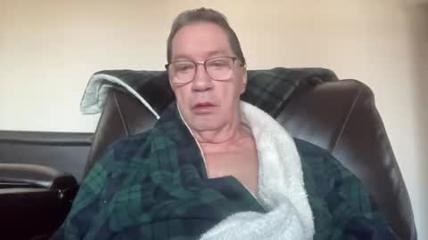 Snapshot of gwashere4u chatting on March 9, 12:53 pm gwashere4u online show from March 9, 12:53 pm