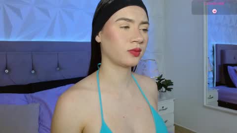 Gwen Drew online show from October 5, 12:47 pm