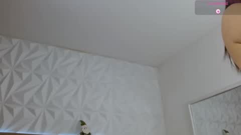 Gwen Drew online show from November 29, 1:03 pm