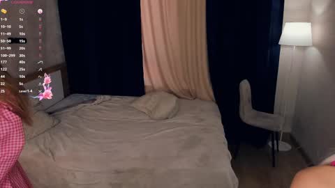 Snapshot of gwenbudlong chatting on March 10, 6:05 am Sofia online show from March 10, 6:05 am