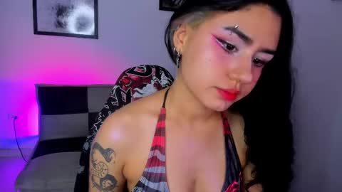 Snapshot of gwenhazel chatting on September 10, 11:32 am gwenhazel online show from September 10, 11:32 am