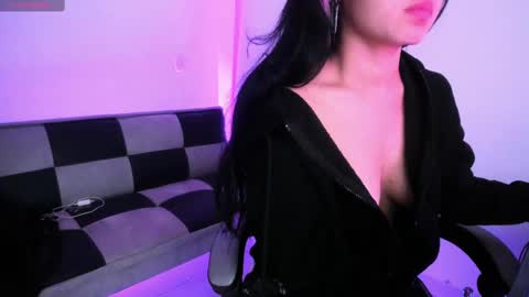 Snapshot of gwenhazel chatting on October 6, 11:18 am gwenhazel online show from October 6, 11:18 am