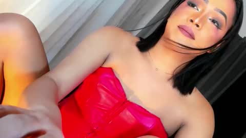 Snapshot of gwenngoddess chatting on October 16, 7:59 pm Call me Miss Gwen online show from October 16, 7:59 pm