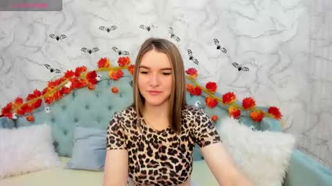 Snapshot of gwensmitt chatting on October 30, 12:01 am gwensmitt online show from October 30, 12:01 am