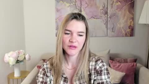 gwensmitt online show from June 22, 9:56 pm