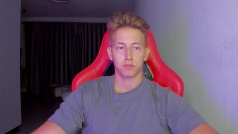 Oliver online show from November 27, 9:39 pm