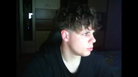 gymguy0505 online show from December 22, 11:13 pm