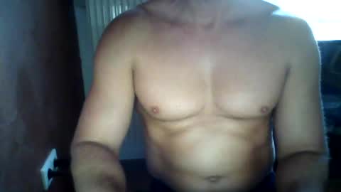 Snapshot of gymxxx_ chatting on January 19, 11:45 am gymxxx_ online show from January 19, 11:45 am